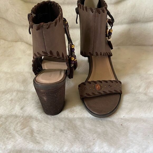 Very Volatile brown vegan leather Boho beaded ankle strap sandals 3” heels SZ8 - Picture 7 of 11